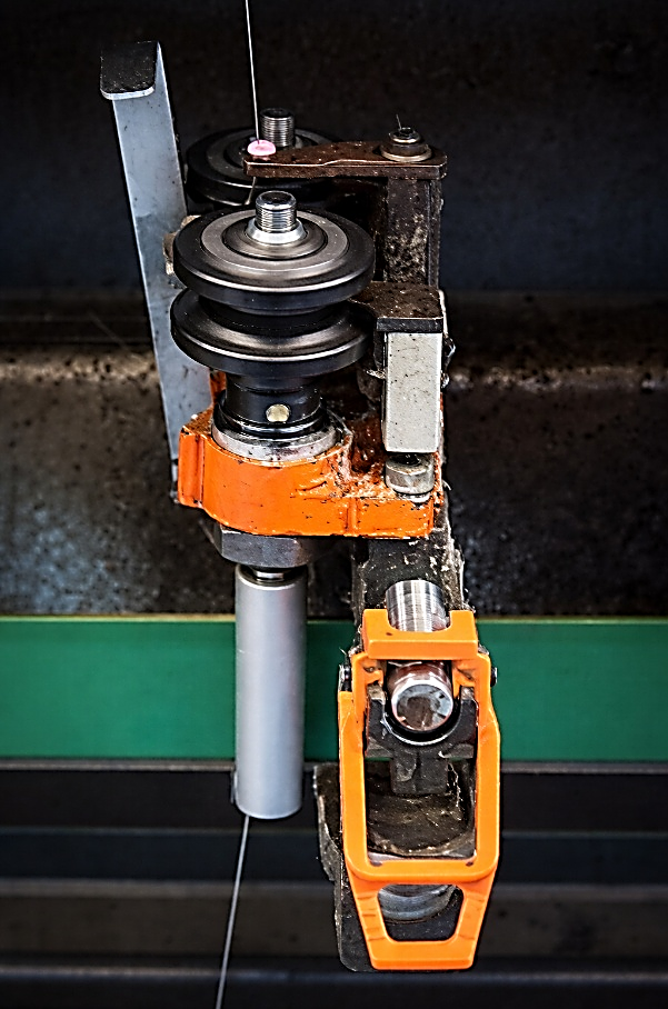 Original OEM magnetic pin spindle